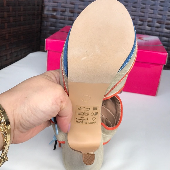 NWT CR Collection Sandals - Picture 6 of 8